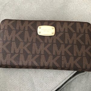 Michael Kors Jet Set Wallet
